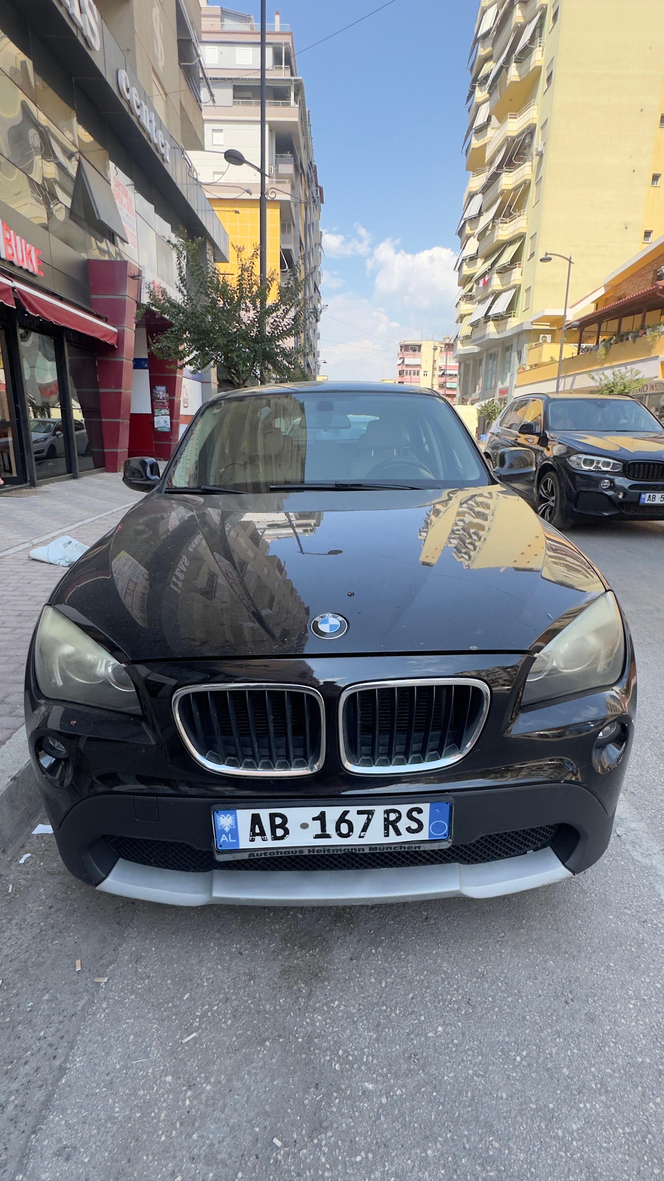 Shitet Makina BMV X1