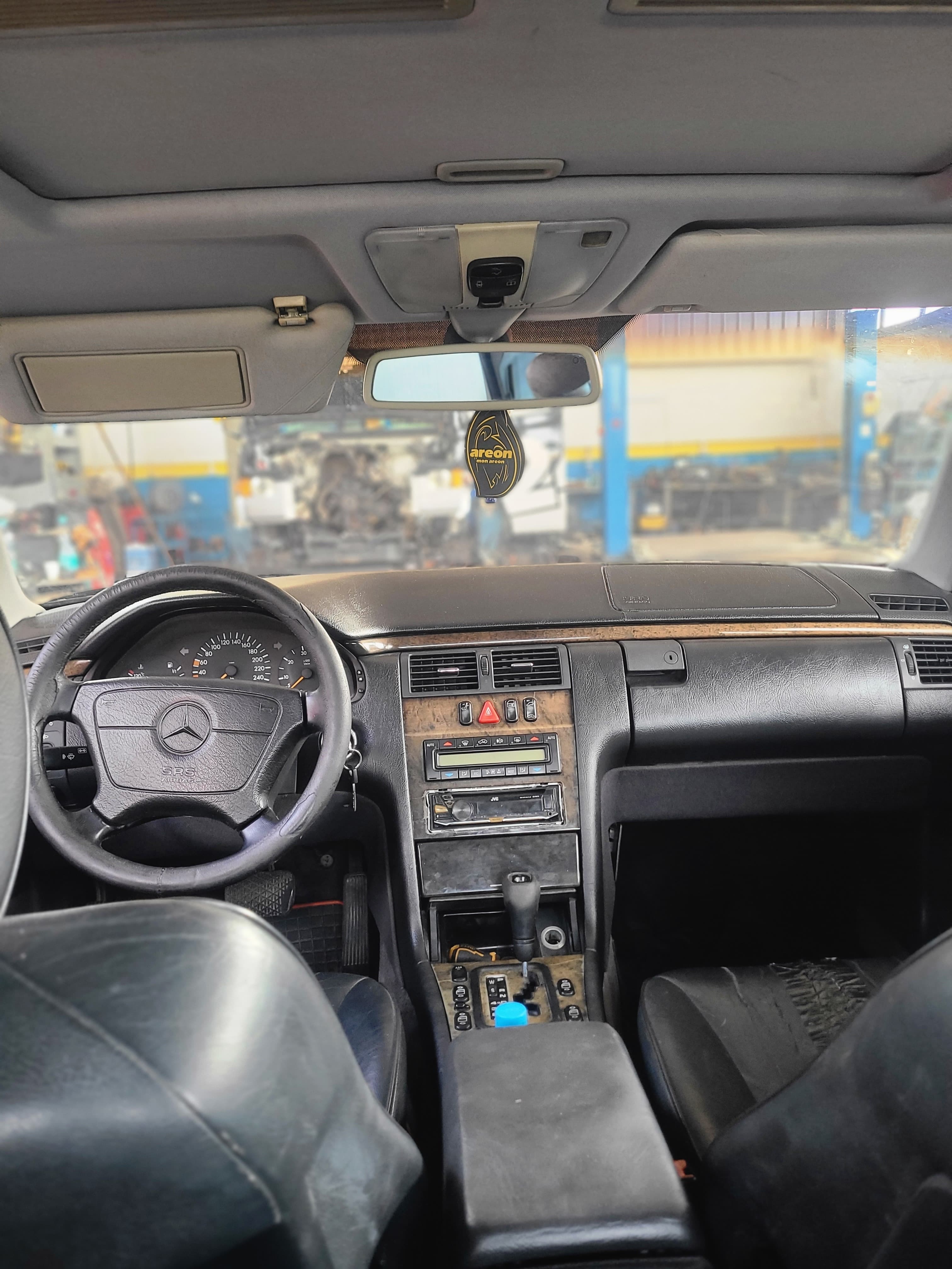 Mercedes Benz E Class 210 om 606 turbo