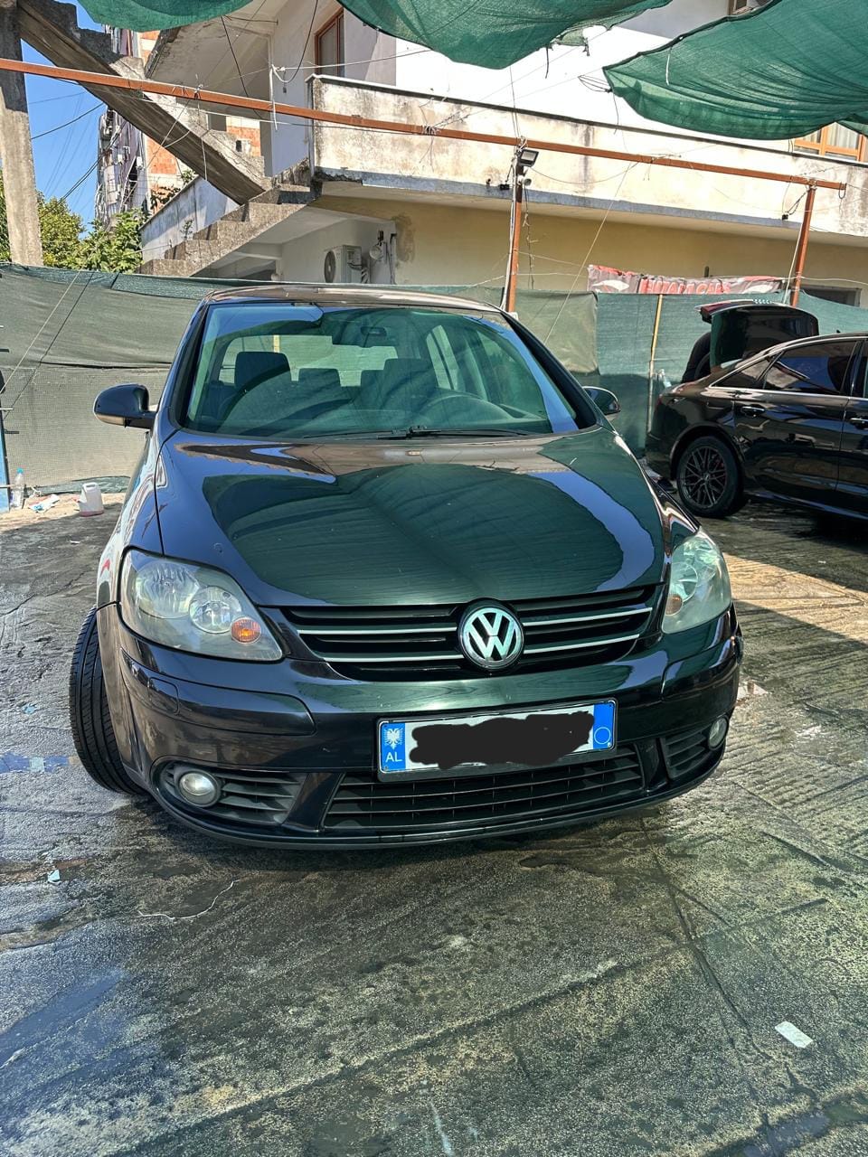 Shitet Volkswagen Golf 5 - 1.9 Nafte