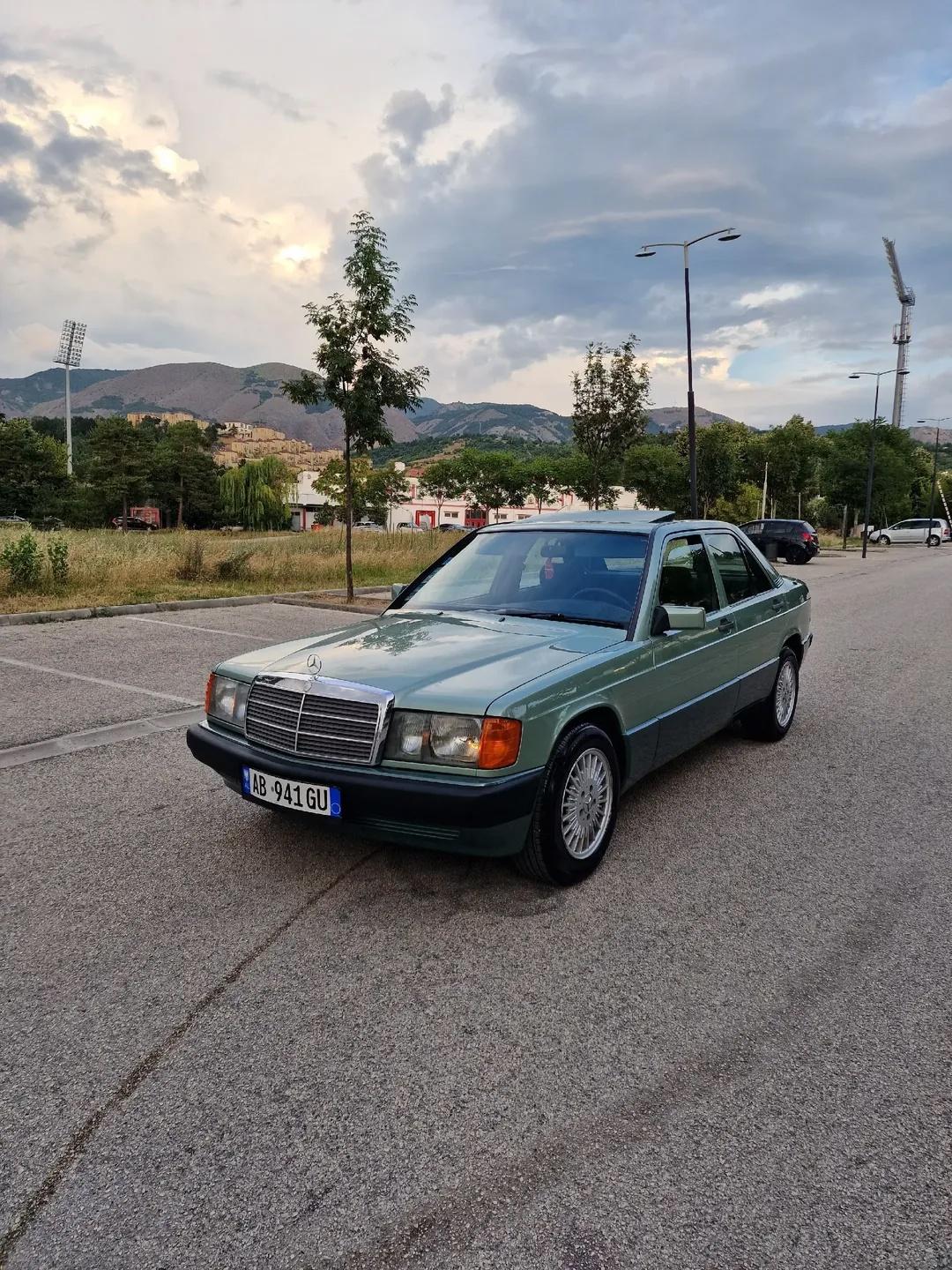 Mercedes 190D