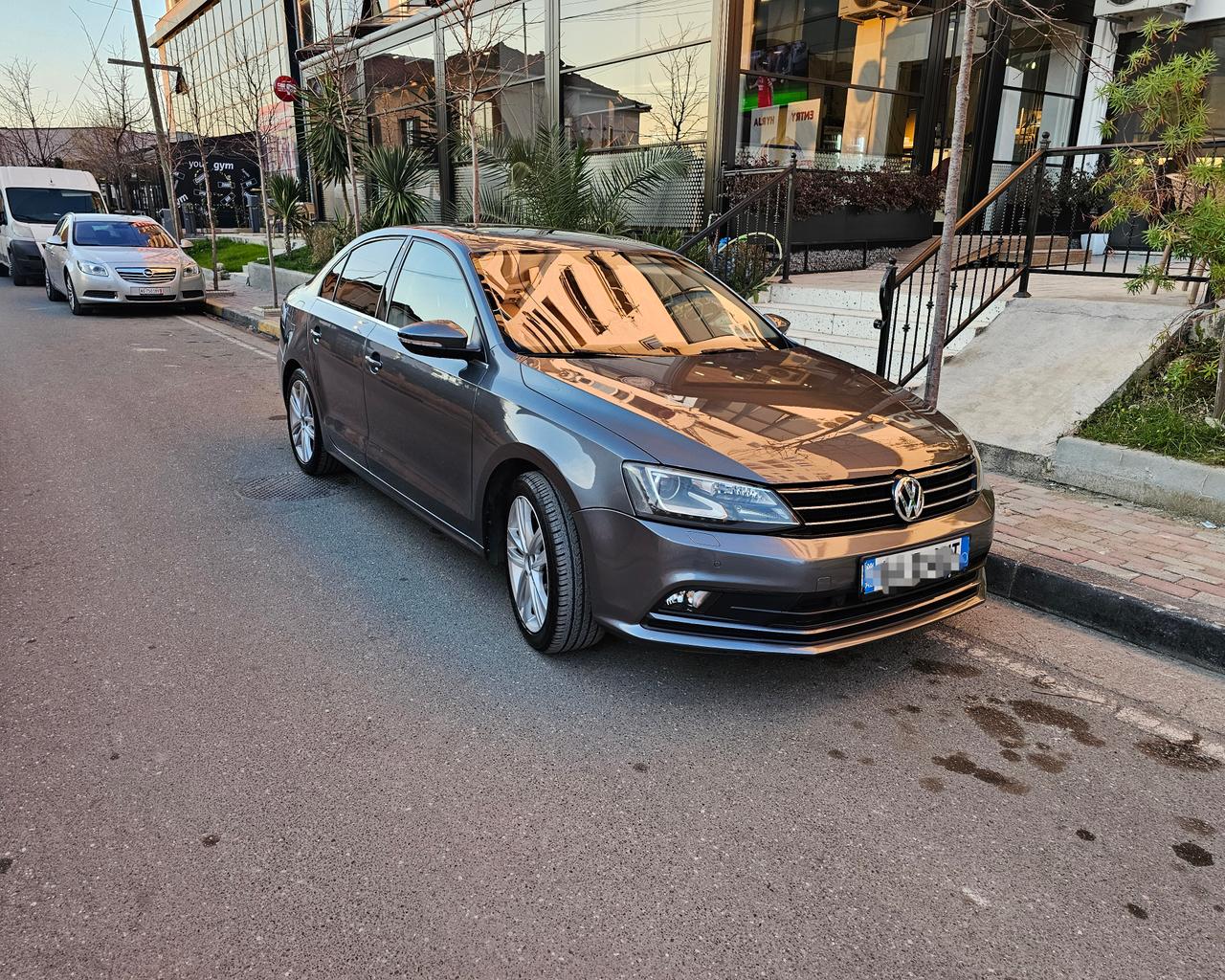 Shitet VW Jetta 2.0 (Nafte), Model Europian